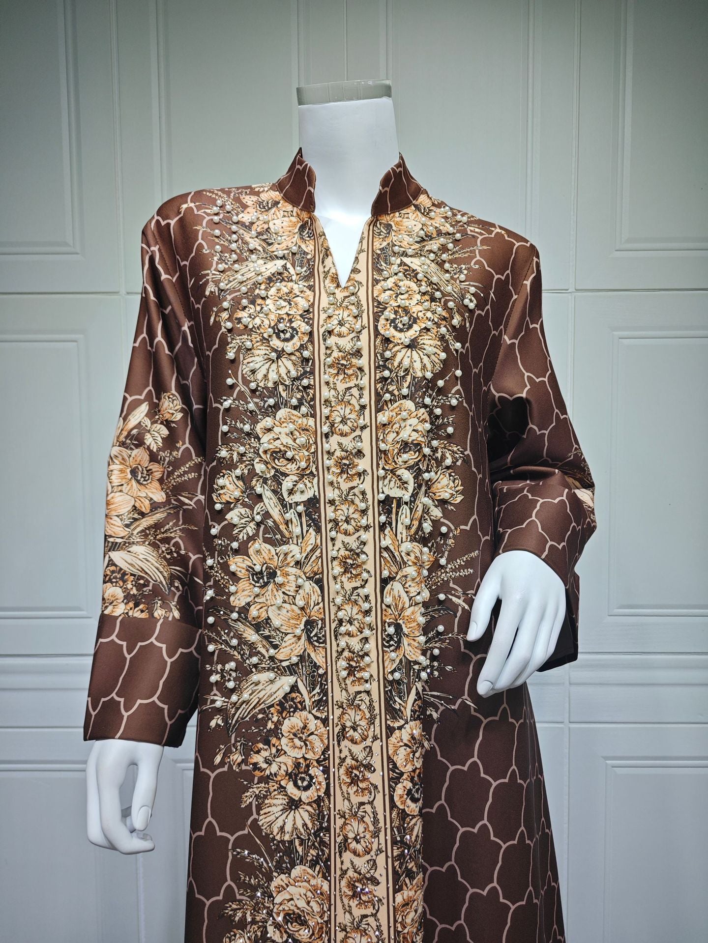 HS6654 Rhinestone-embroidered Long Robe Dress with Elegant Three-dimensional Pattern Design