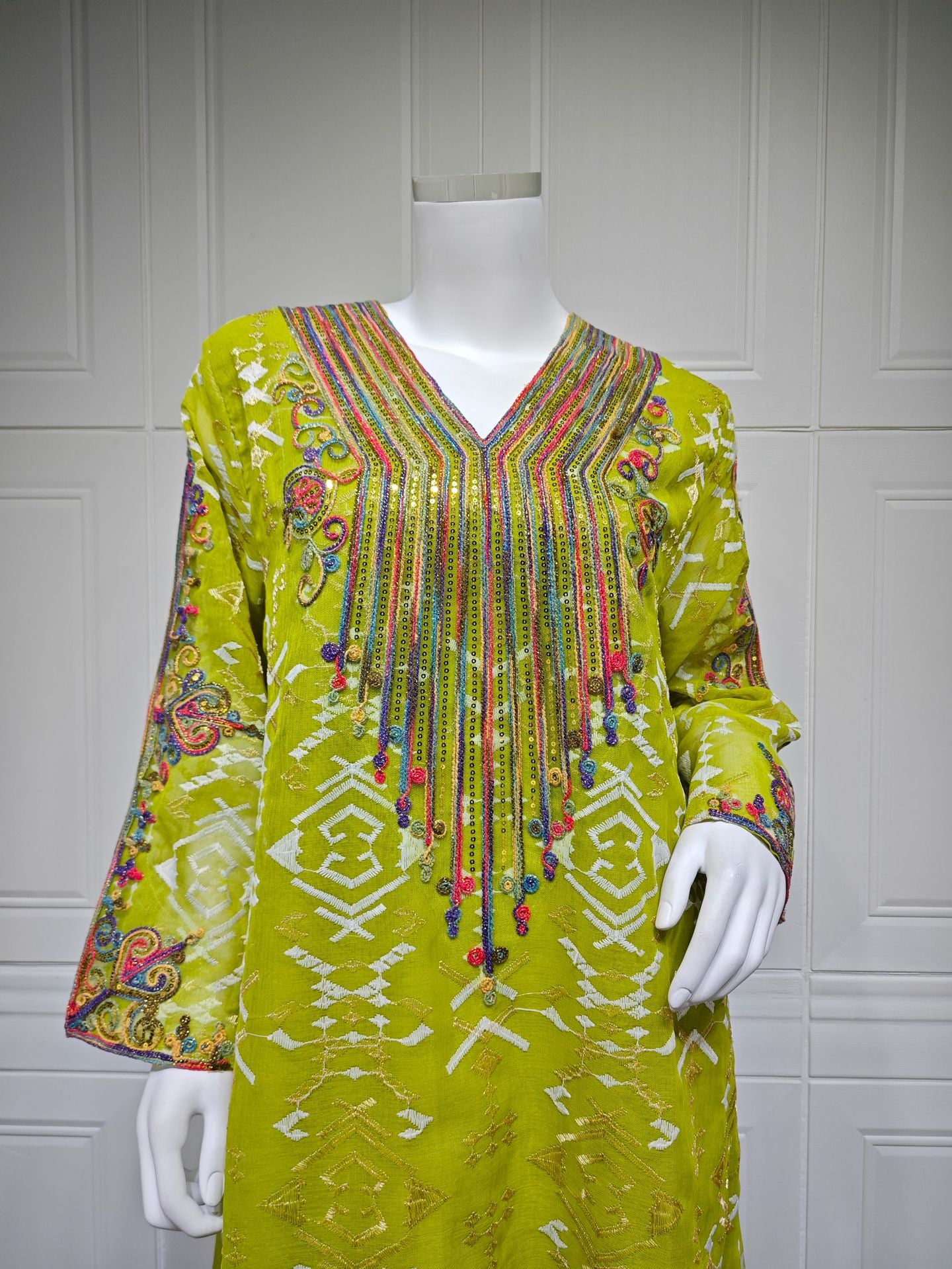 HS6658 Appliqué Patchwork Robe Dress: Lightweight Mesh Combined with Delicate Patterns