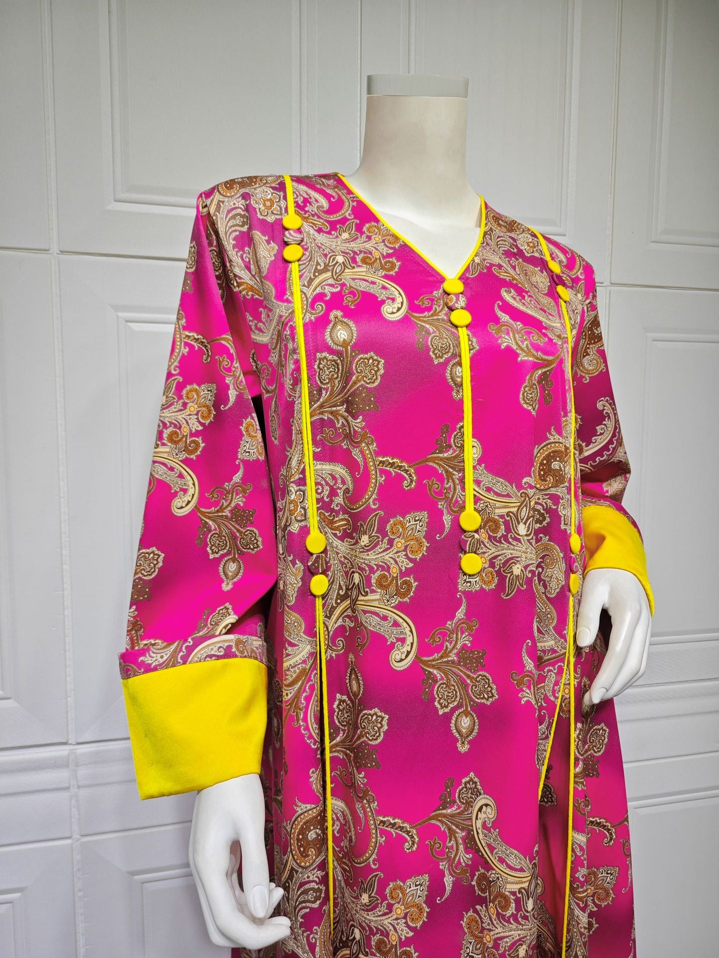 HS6647 Mesh-paneled embroidered robe; elegant three-dimensional embroidered dress