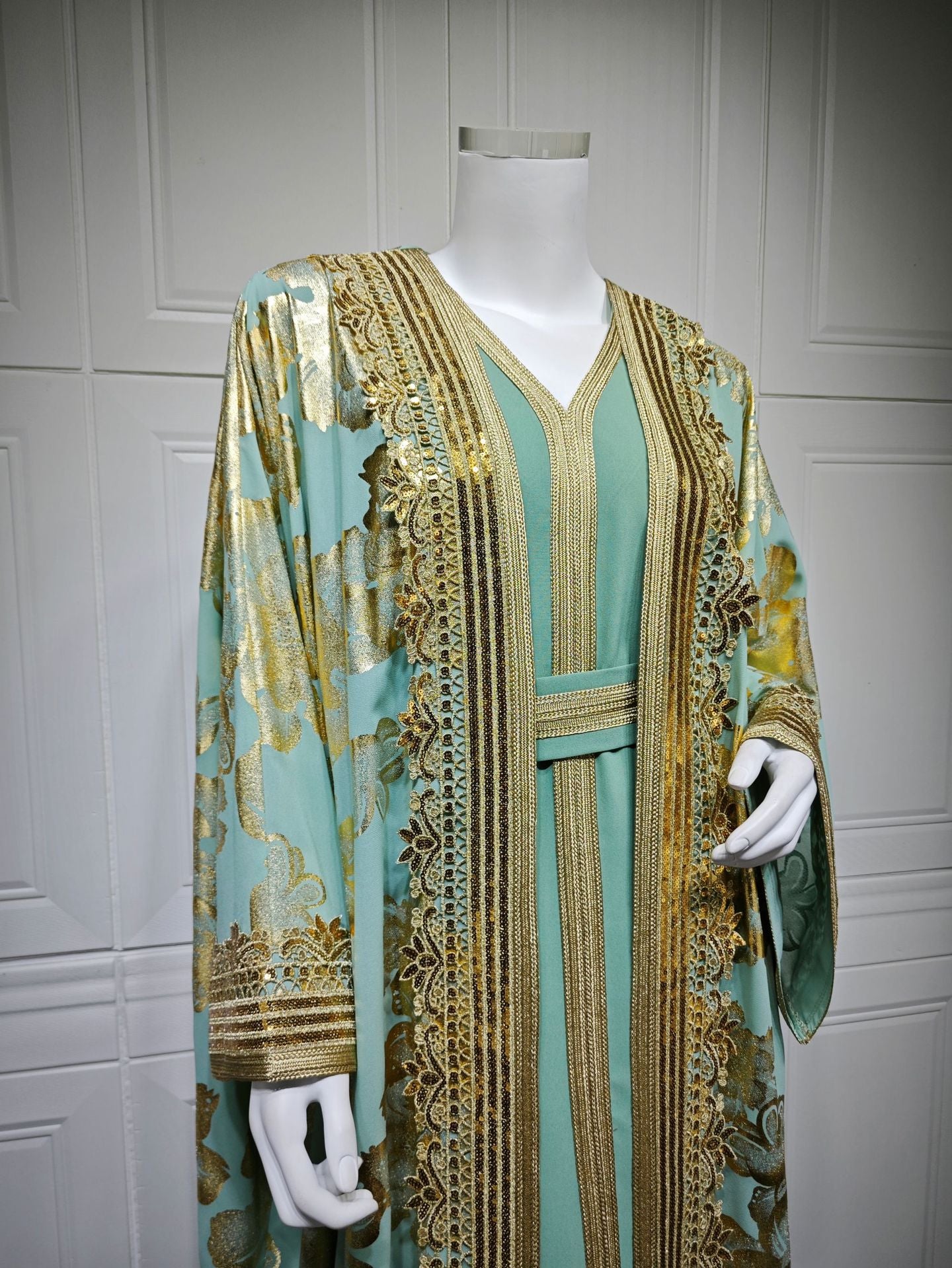 HS6643 Two-piece robe dress with gold foil stamping