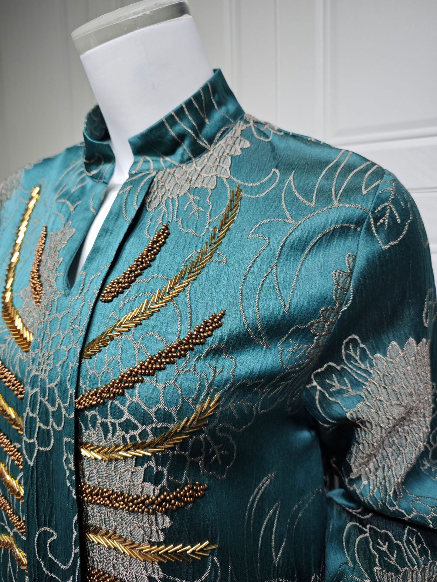 HS6656 V-neck jacquard beaded dress with elegant three-dimensional texture design