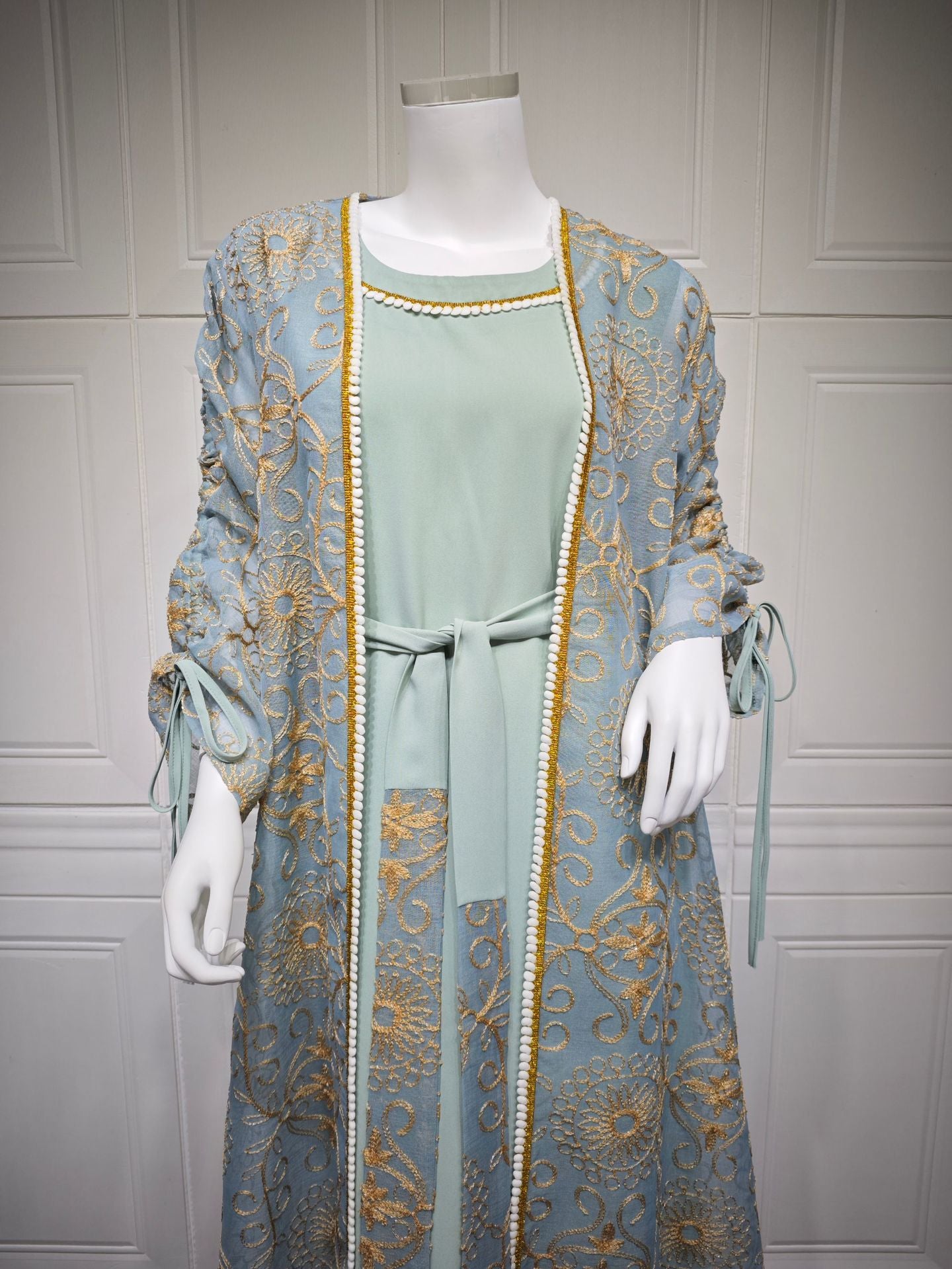 HS6653 Embroidered Robe Two-piece Set, Elegant and Lightweight Design.