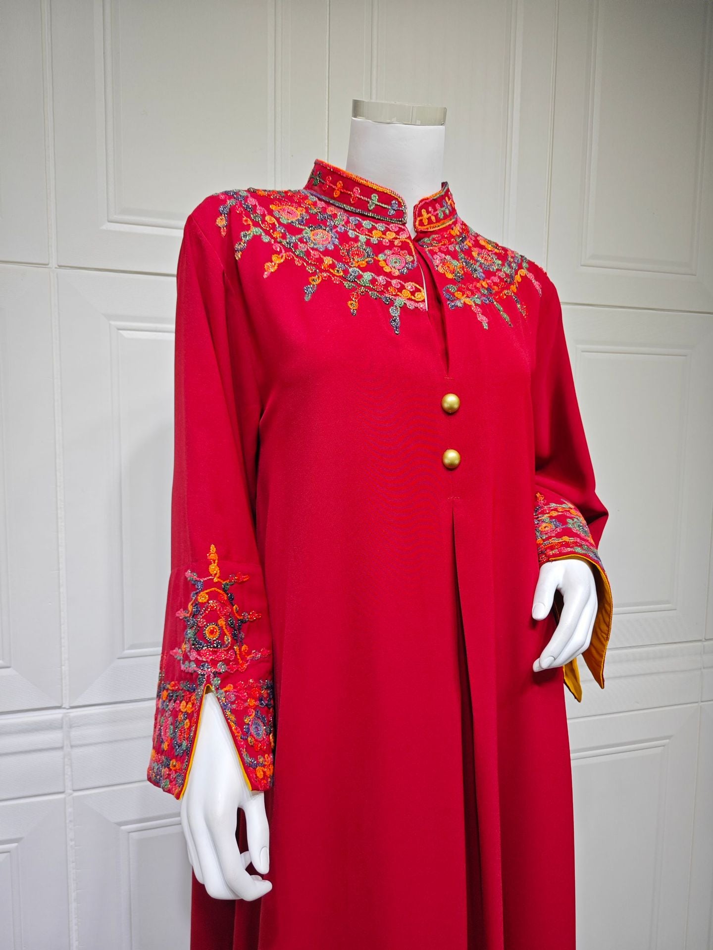 HS6655 Embroidered loose-fitting long dress | Soft drape and delicate cuff design