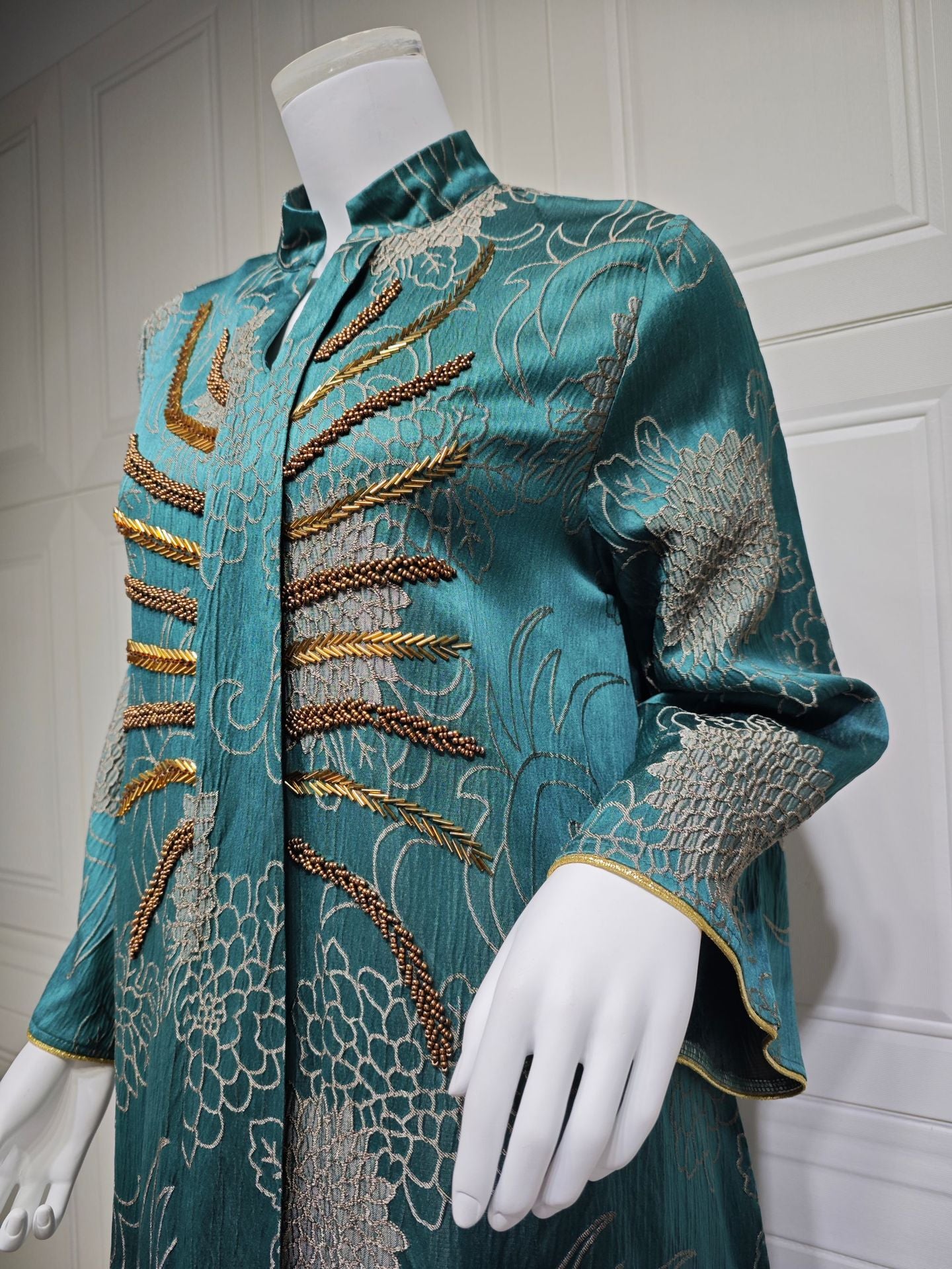 HS6656 V-neck jacquard beaded dress with elegant three-dimensional texture design