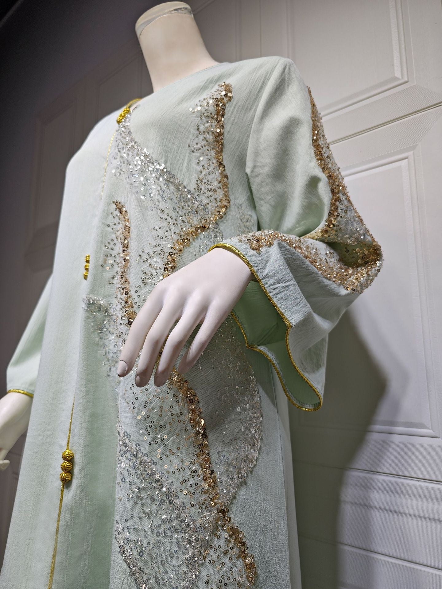 HS6659  Long-sleeved Sequined Embroidered Patchwork Dress with A Light Silhouette and Soft Color Scheme.