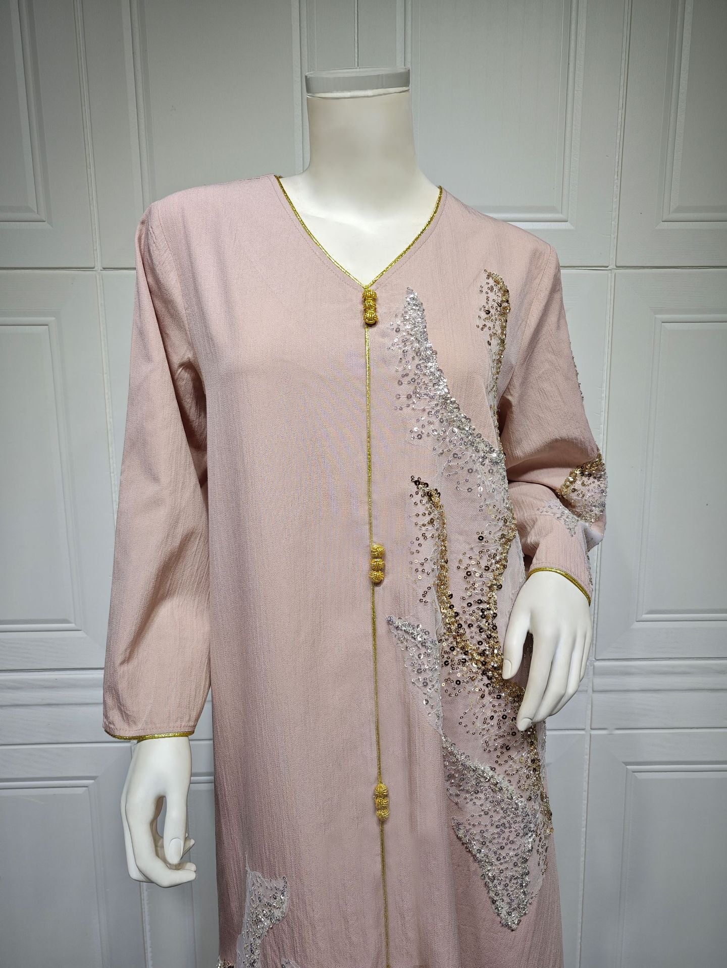 HS6659  Long-sleeved Sequined Embroidered Patchwork Dress with A Light Silhouette and Soft Color Scheme.