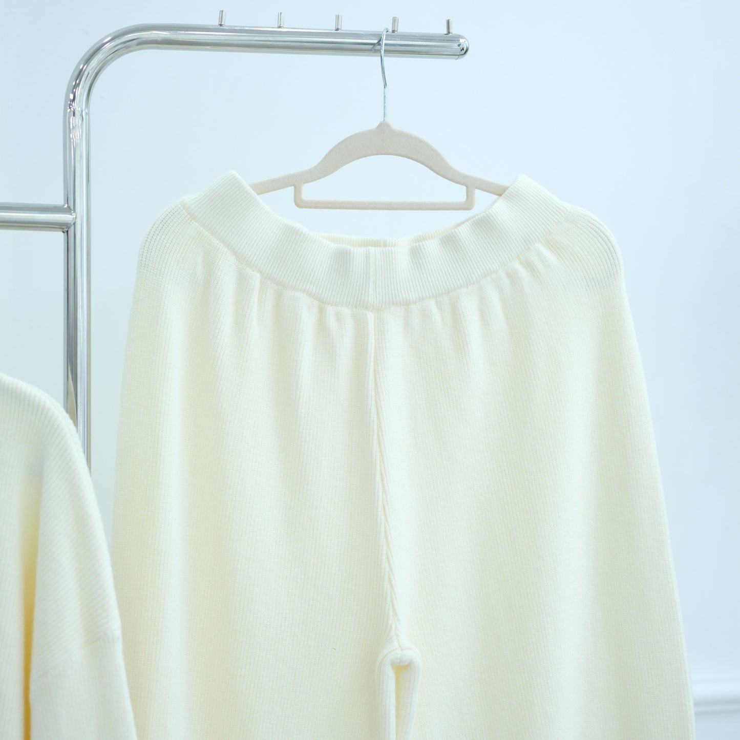 HS6600 Autumn and winter thickened knitted suit solid color two-piece suit (headscarf not included) cuff button design