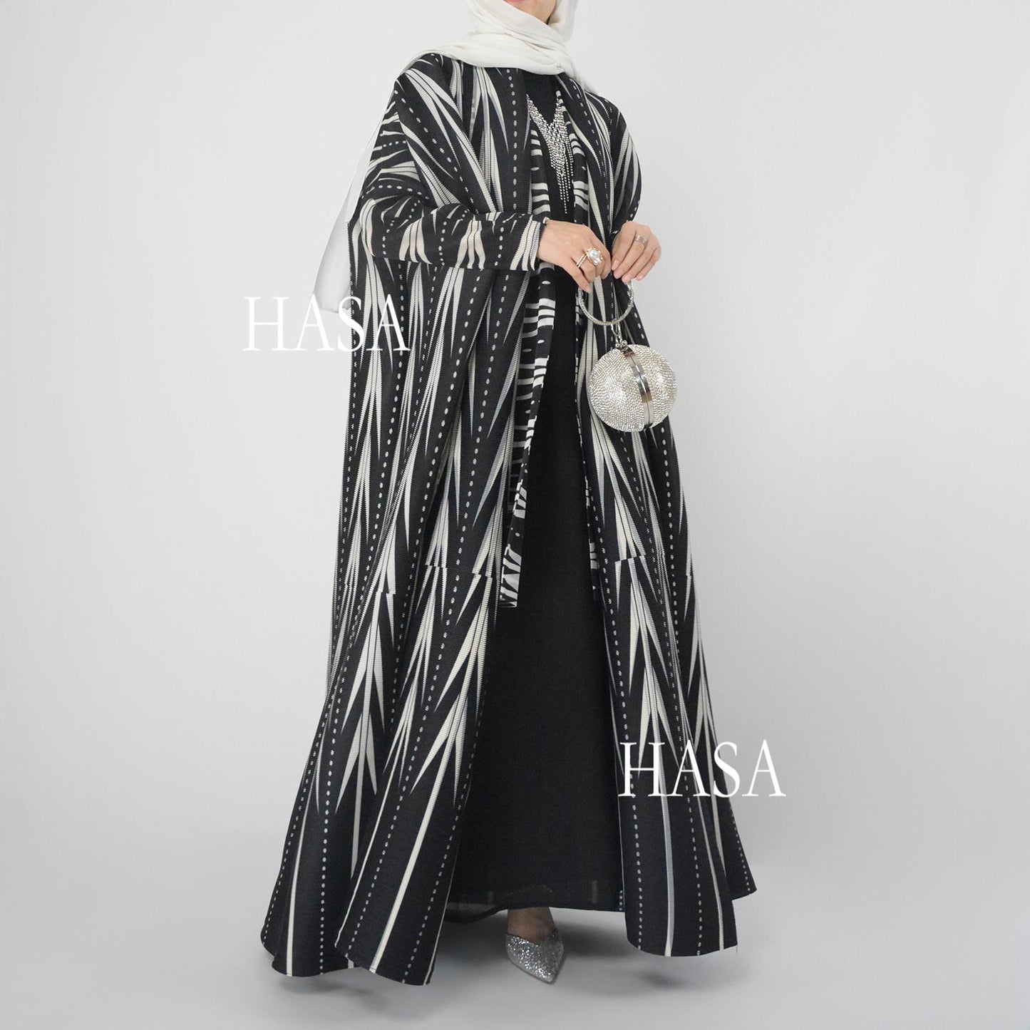 HS6161 Black and White Tribal-Inspired Pleated Abaya with Long Sleeves