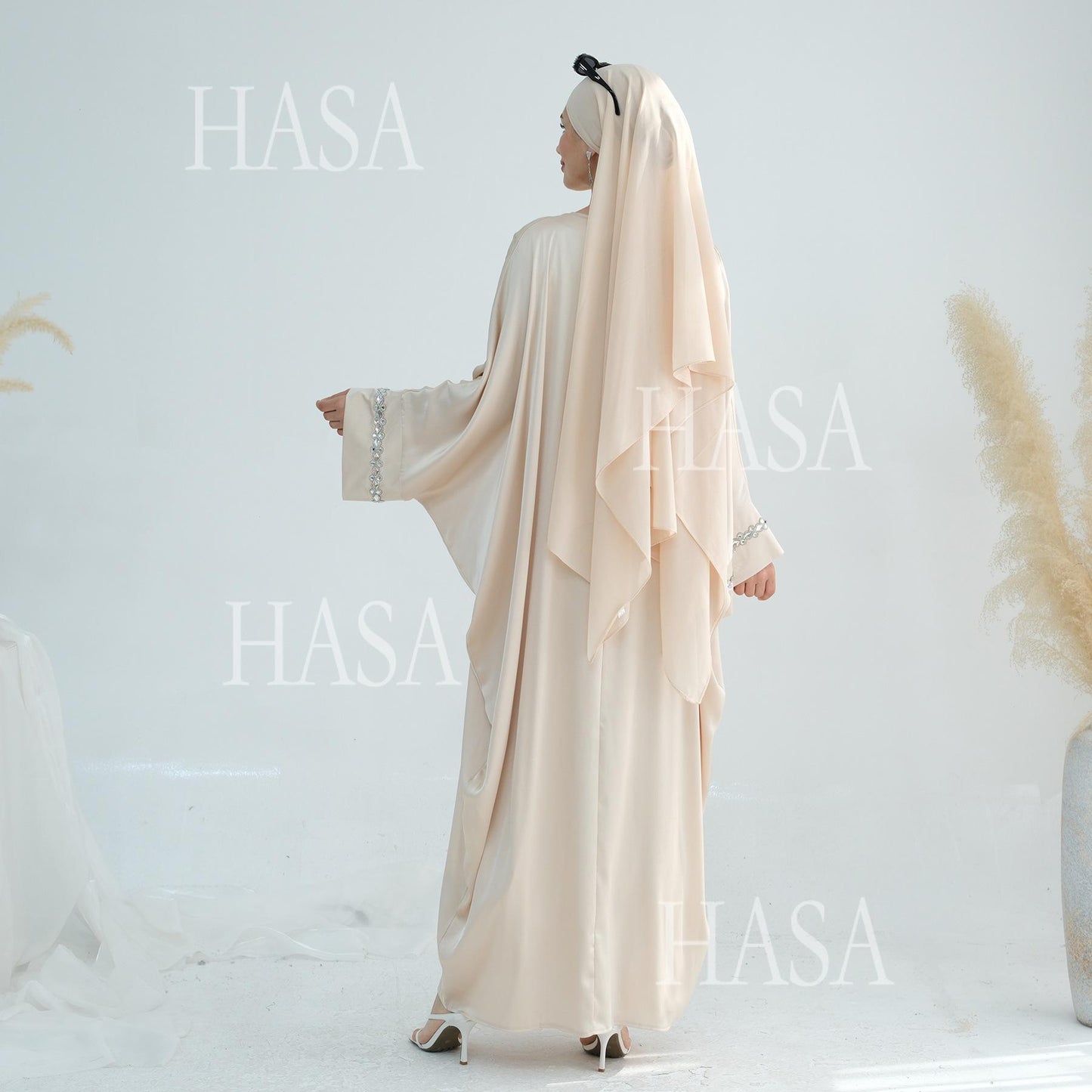 HS5882 A Cardigan Dress with Exquisite Hot Diamond Embellishment and Elegant Details closed abayas