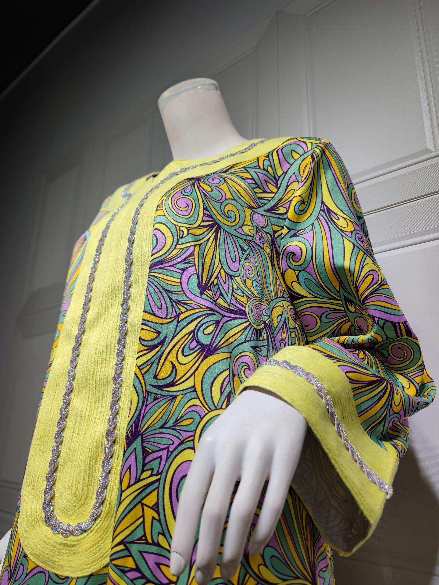Robe musulmane brodée à diamants chauds HASASERIES HS1074