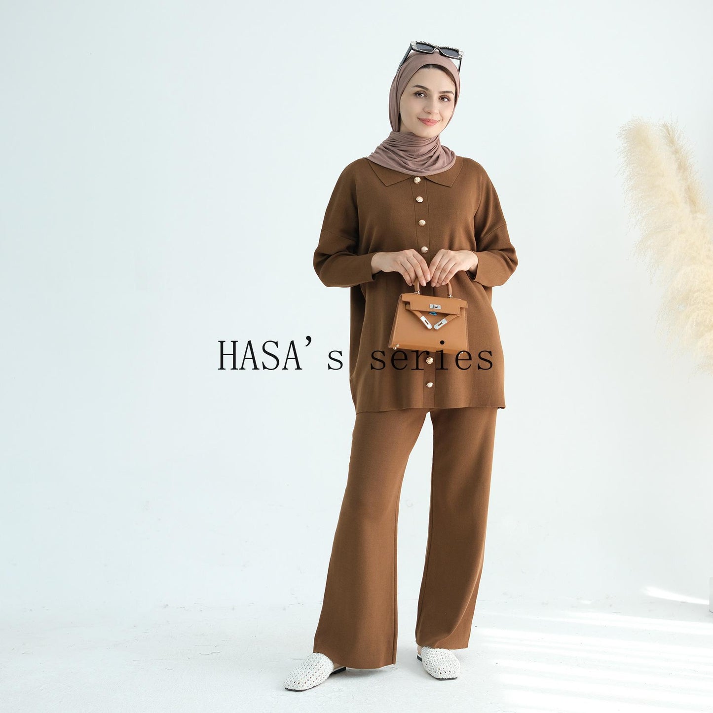 HS5100 Simple and stylish knitted two-piece set, featuring a thickened long-sleeved top and wide-leg pants.