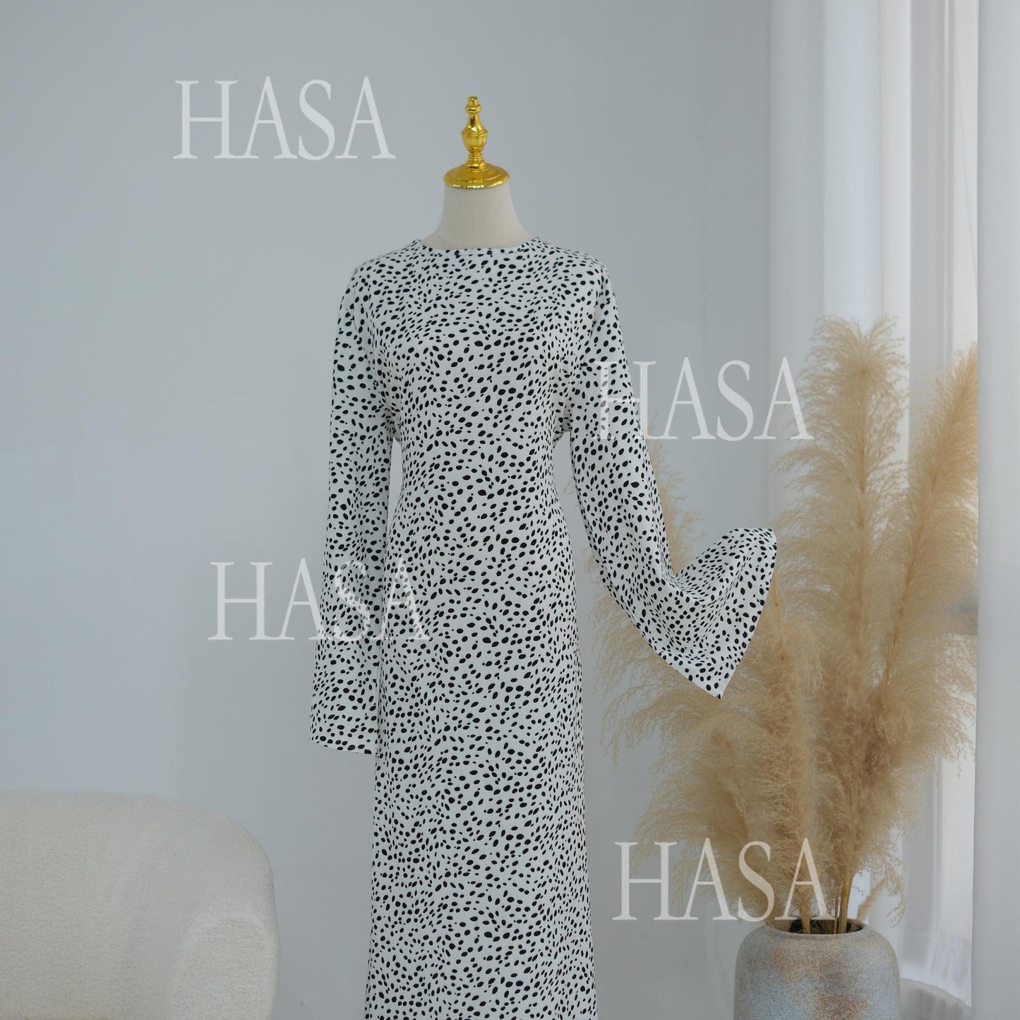 HASA HS6781 Graceful Modest Polka Dot Dress for Everyday Elegance