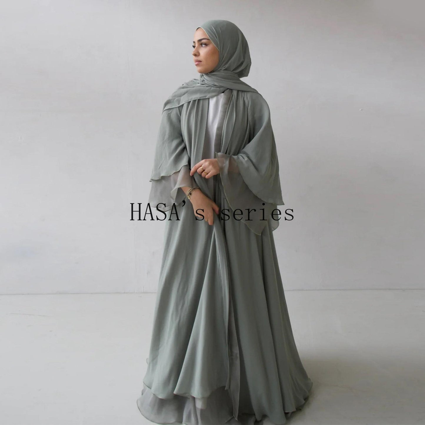 HS4850 A Double-sided Robe That Combines Elegant Appearance with Practicality.