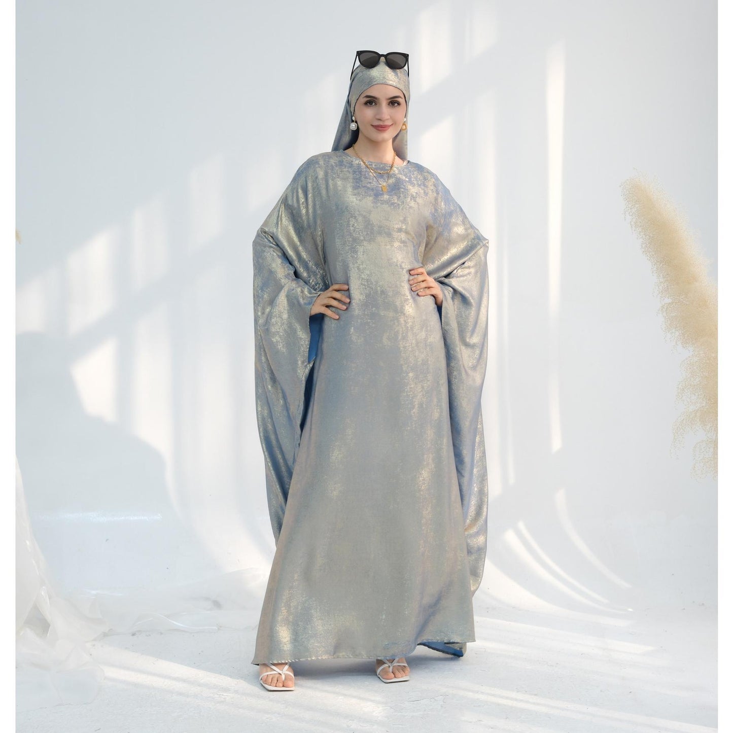 HS5878 A Glossy Dress That Combines Softness and Fluidity