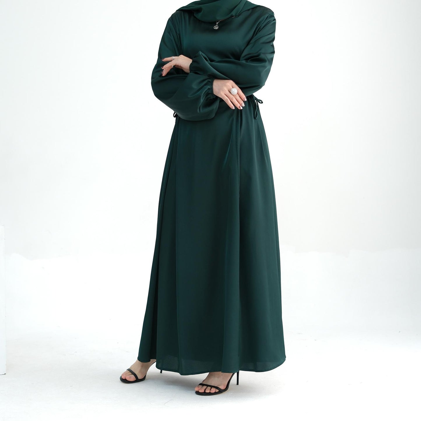 HASASERIES HS0991 Robe élégante à col haut et couleur unie