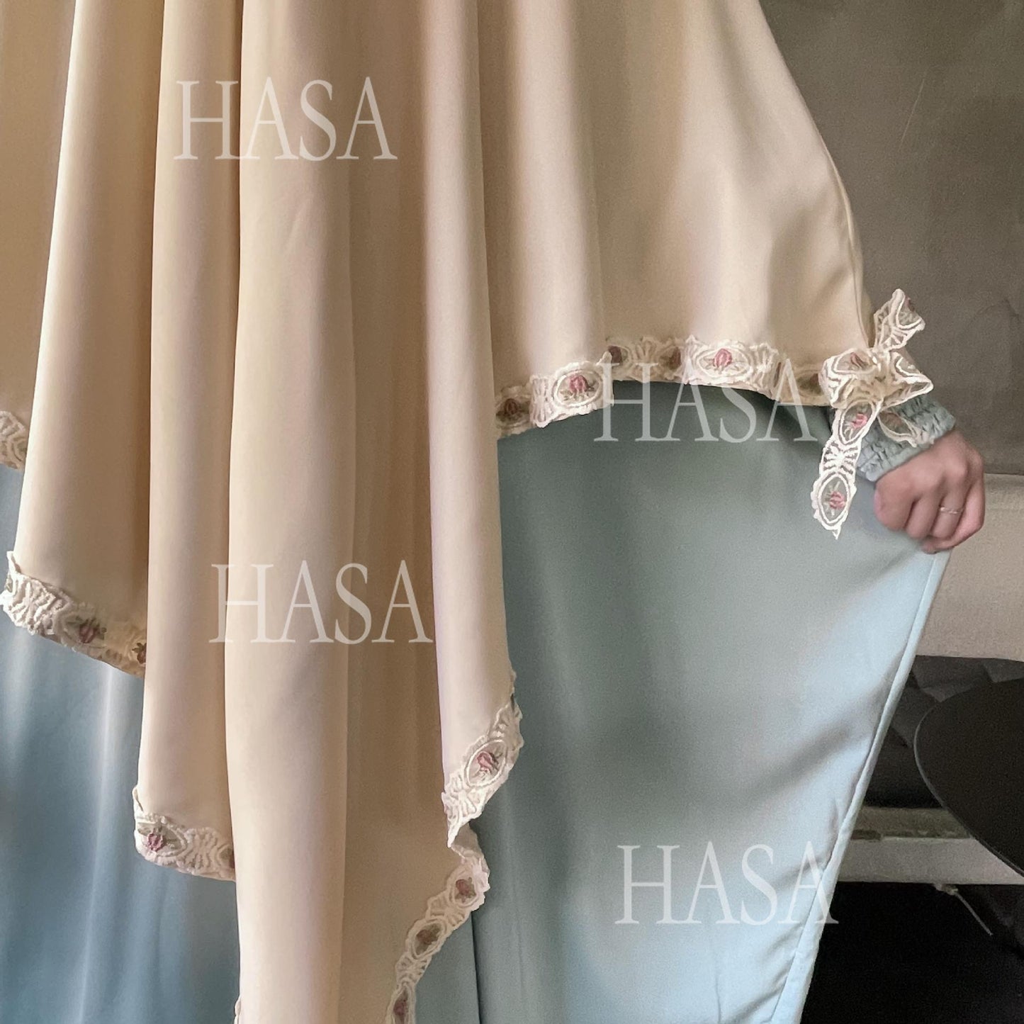 HS6569 Bow-decorated Solid Color Single-layer Headscarf with Three-layer Embroidery