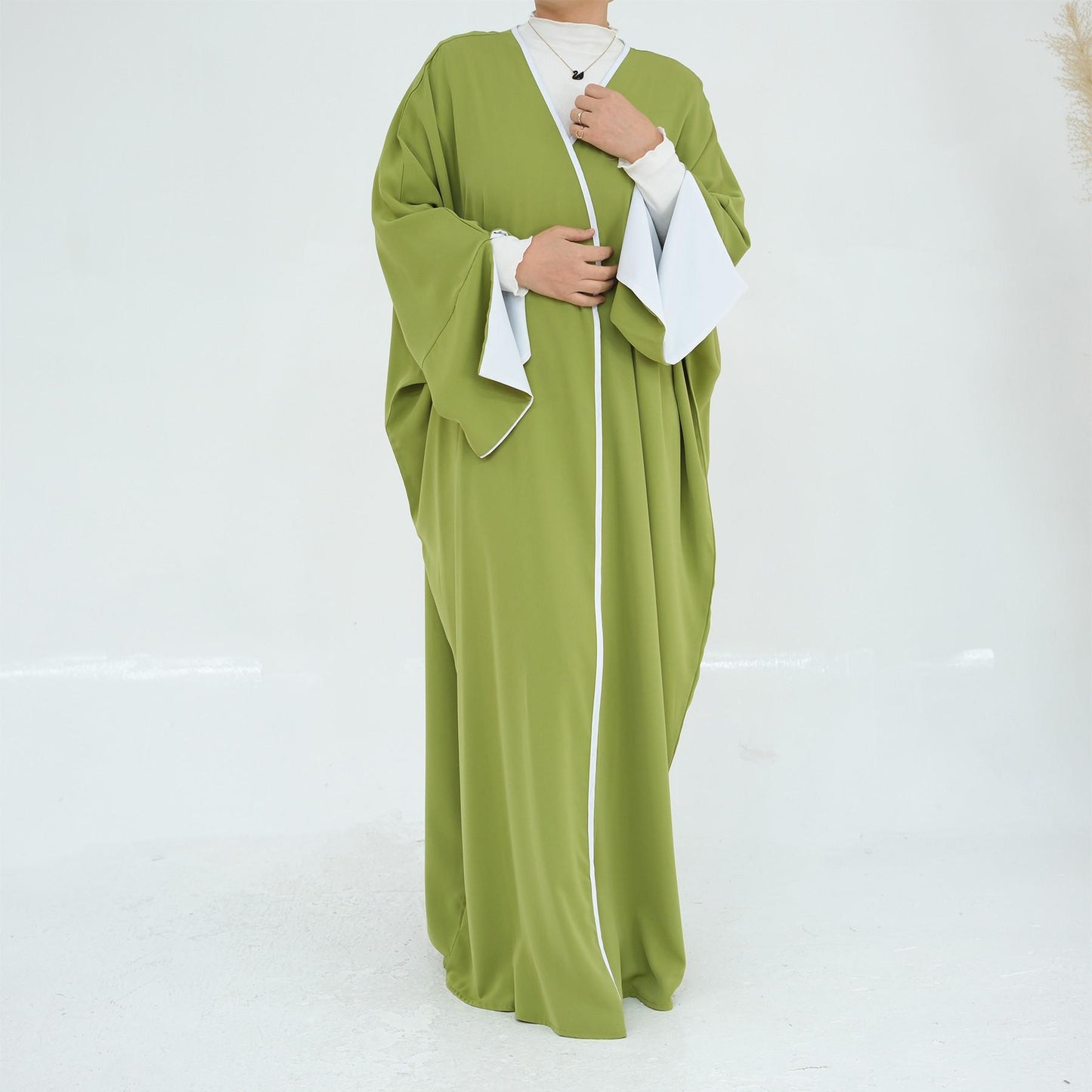 HS5877 The Loose-fitting Robe Has A Lightweight Silhouette That Is Perfect for Any Occasion open abaya outfit