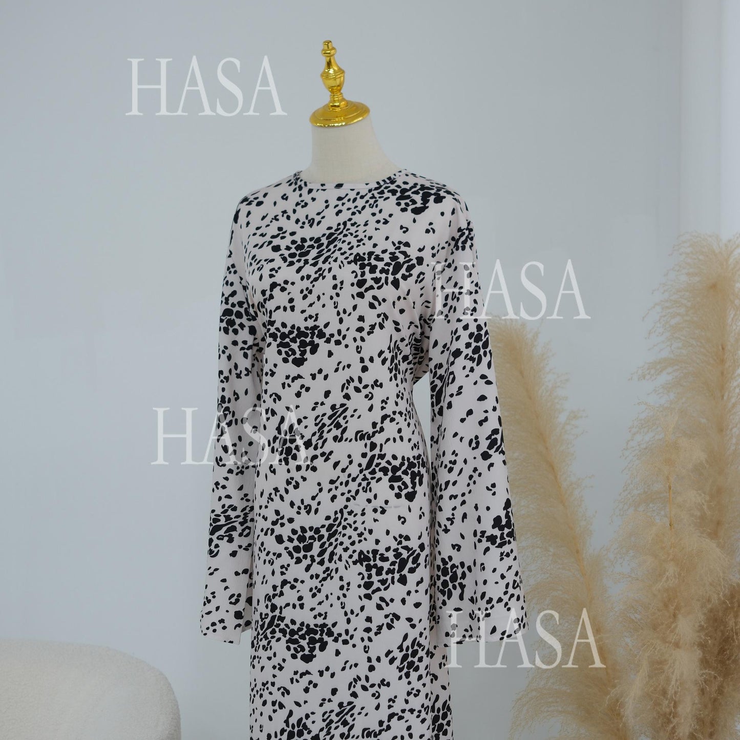 HASA HS6781 Graceful Modest Polka Dot Dress for Everyday Elegance