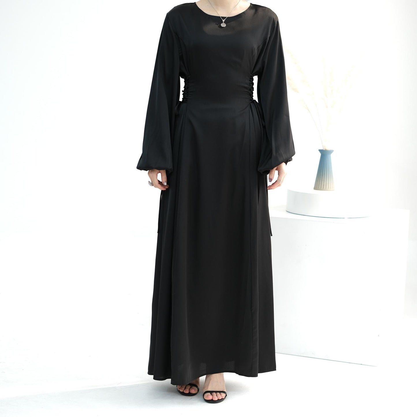 HASASERIES HS0991 Robe élégante à col haut et couleur unie
