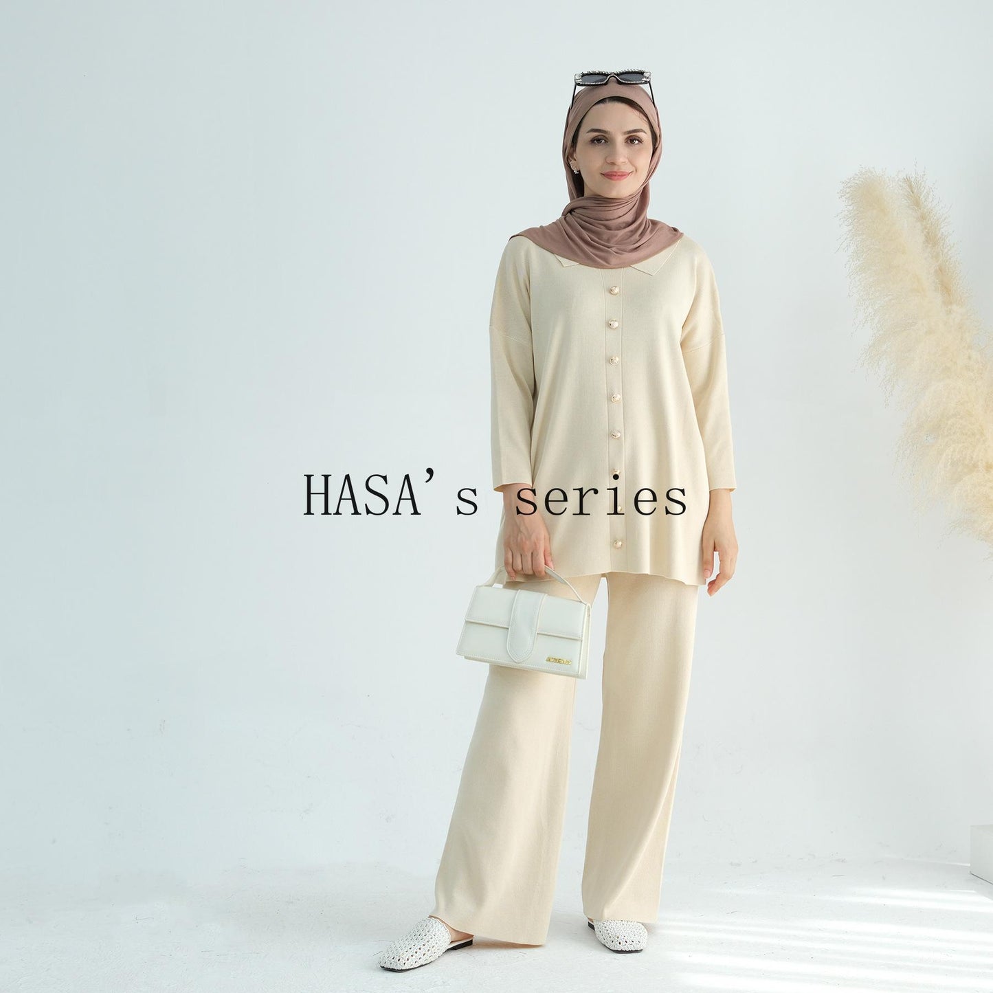 HS5100 Simple and stylish knitted two-piece set, featuring a thickened long-sleeved top and wide-leg pants.