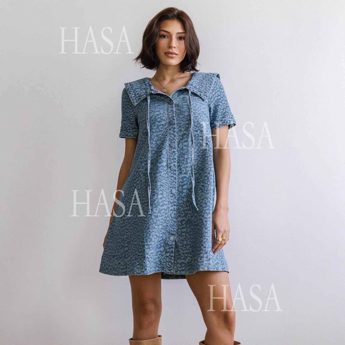 HASA HS6789 Bold Vintage Inspired Leopard Mini Dress with Statement Collar