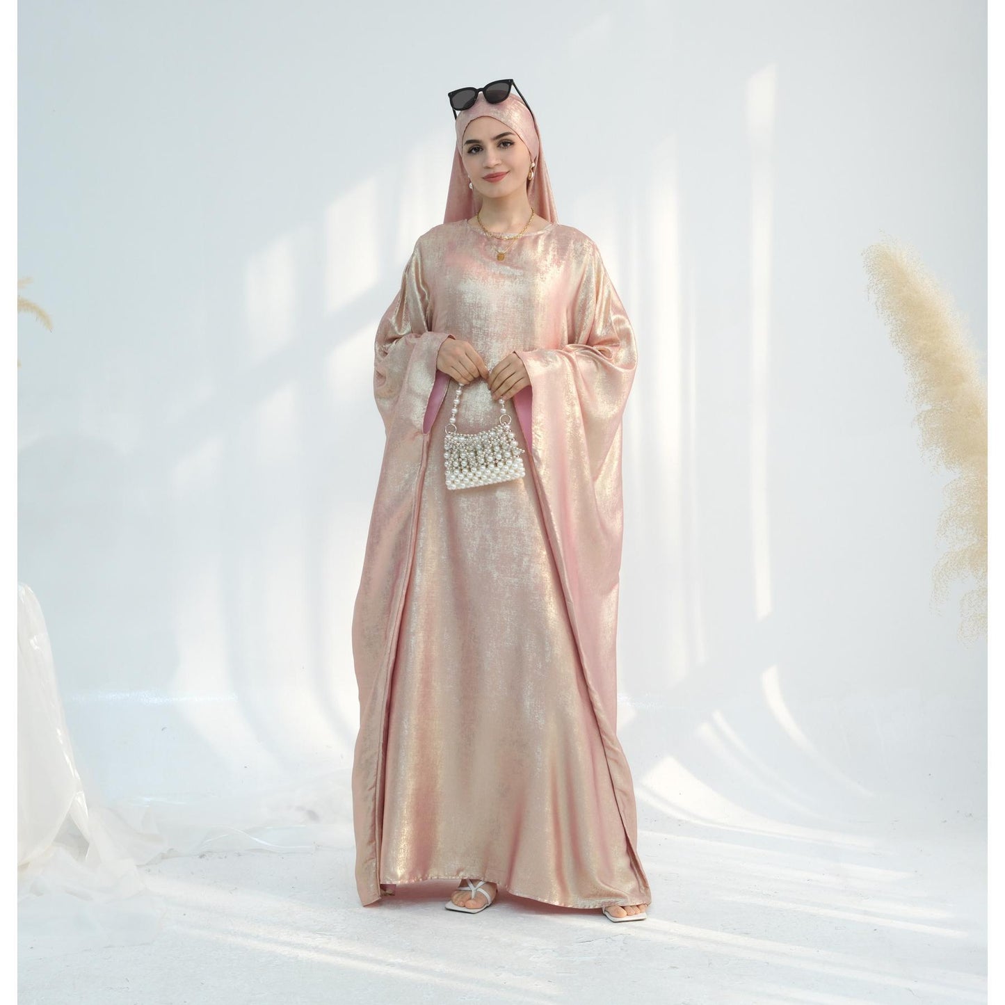 HS5878 A Glossy Dress That Combines Softness and Fluidity